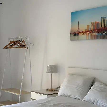 Apartment With Large Terrace *